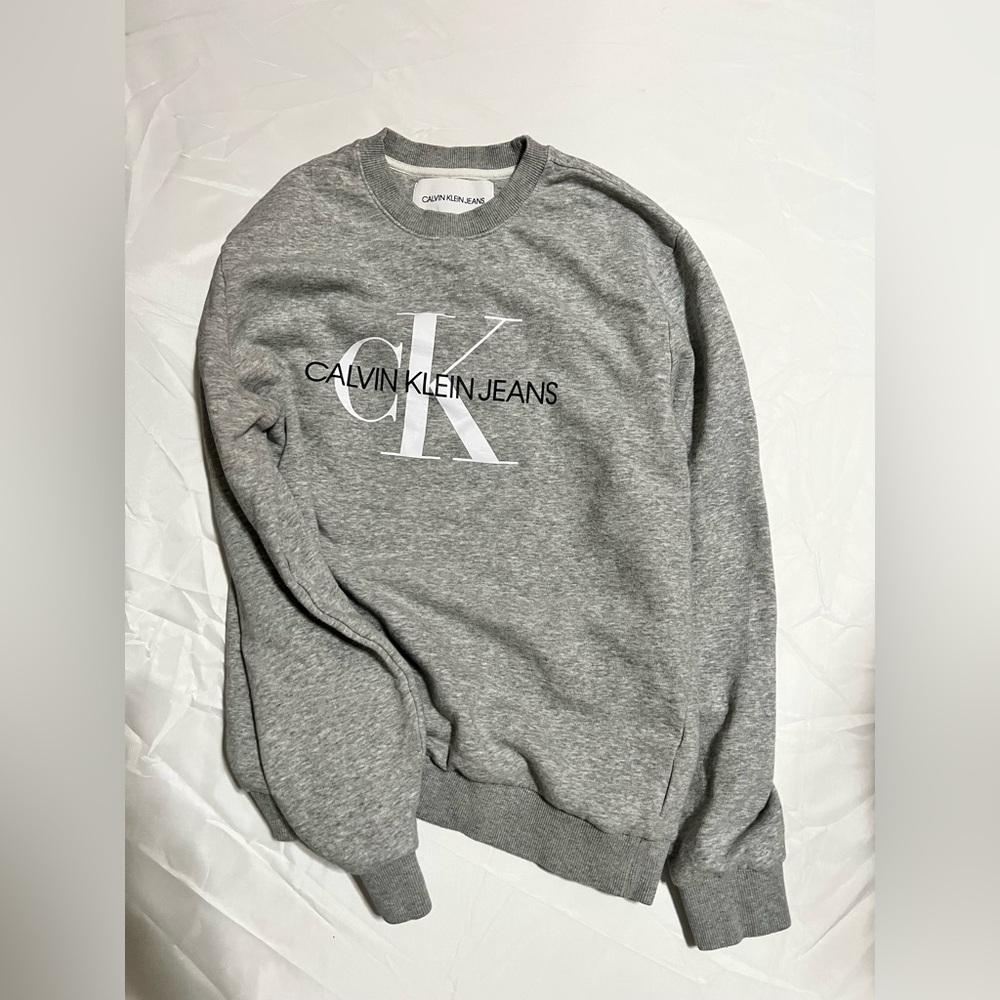 Mens Calvin Klein sweatshirt ( size m )